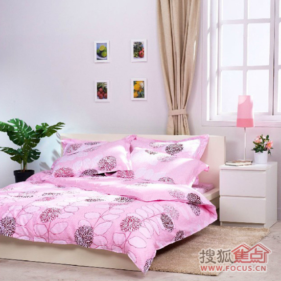 ɫ�ʷ���10��r�д�Ʒ���һ��