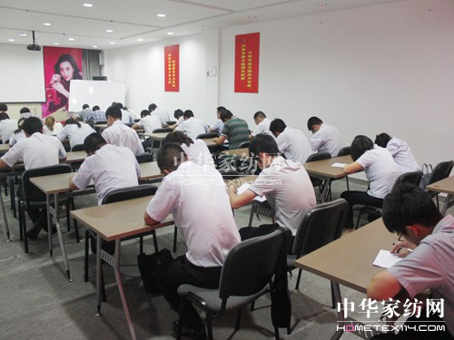 �Pʢ�Ҽ�2012�ﶬ��Ʒ��Ӗ(x��n)��(hu��)�A�M(m��n)�ɹ�