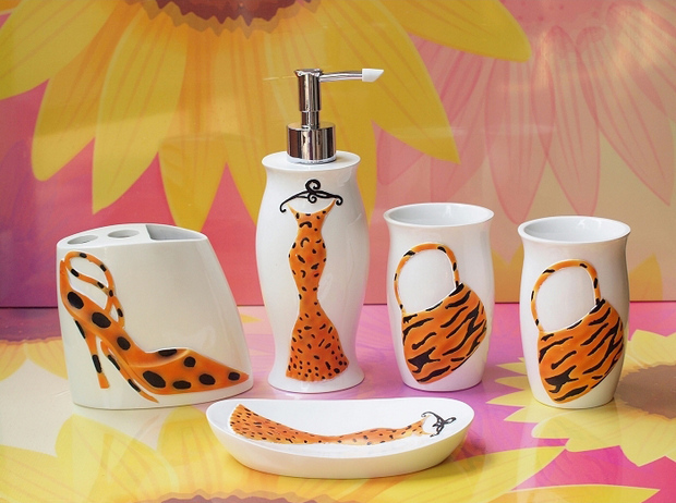 �Ҿ���Ʒ15�����(sh��)֬�l(w��i)ԡ�׼�