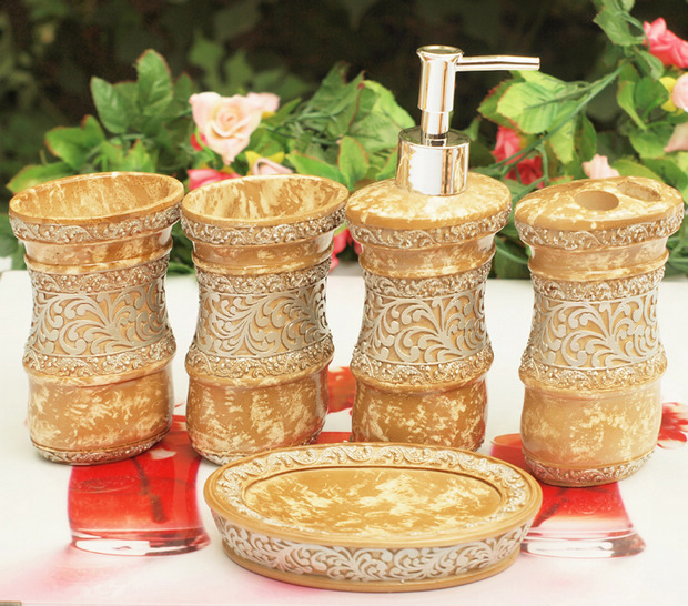 �Ҿ���Ʒ15�����(sh��)֬�l(w��i)ԡ�׼�