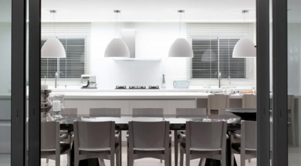 “海貝殼”大宅非傳統的摩登建筑