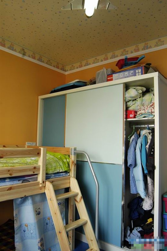 �@�G�{ɫ�L���F�����s���b�˼�