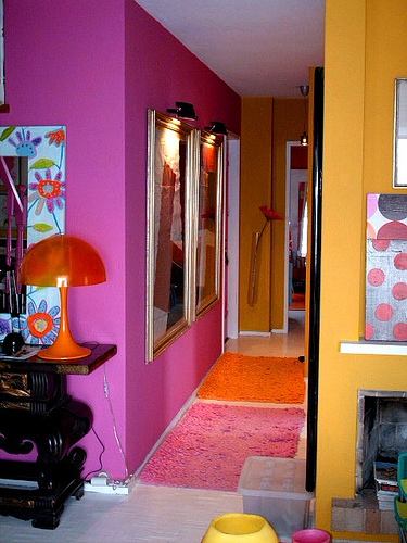 �n���������С�YŮ�Ć���С�C