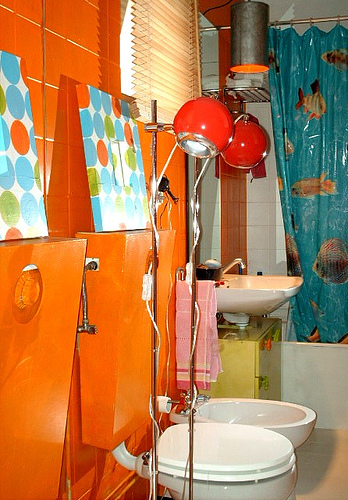 �n���������С�YŮ�Ć���С�C