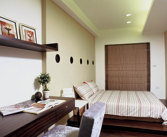 �����g���ռ{�؝�ɫ������ӹ��