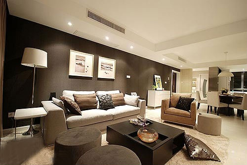 ��ɫ�ӻ�ɫ��ɫײ���r�мҾ��b��