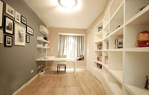 ��ɫ�ӻ�ɫ��ɫײ���r(sh��)�мҾ��b��