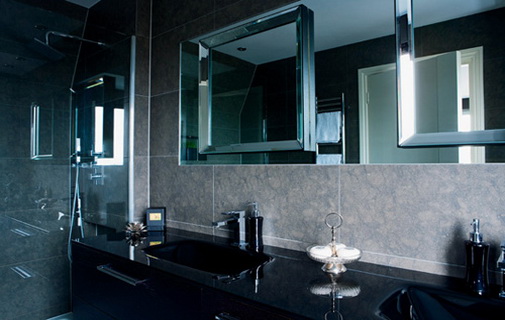 �r�мҾӷ����k����ɫ�Ӹп��g