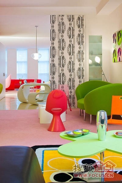 �~�s���ǹ�ɫ������Ԣ���p