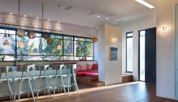 ��ɫ�д�լ���m���OӋ��ƽ��(��)