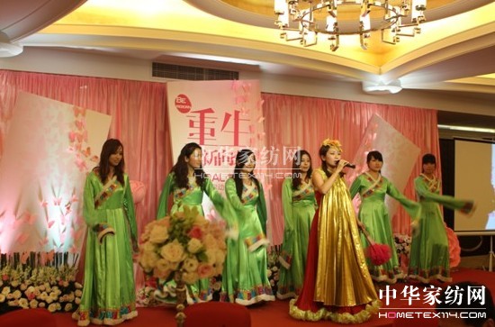 艾萊依又揚帆長風萬里破浪行