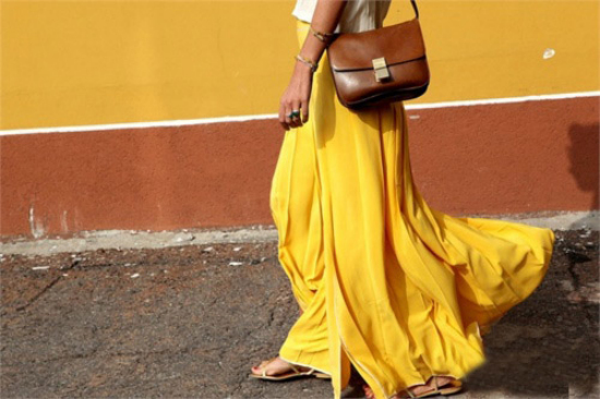 ���ռ������Sɫ�Ҿ��OӋ���p