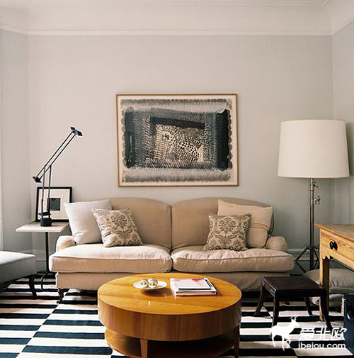 ���ɫ���e�y���µĎ׺Εr�м�