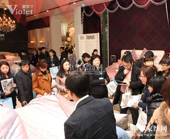 �۽����_�m2013������Ʒ�l(f��)����(hu��)