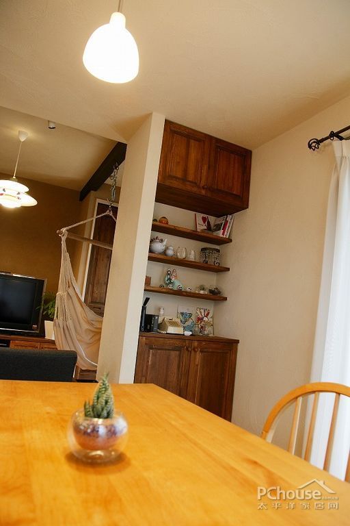 傳統(tǒng)的時尚40萬50平實用婚房