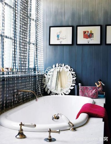 ���g�����c�^���е�����