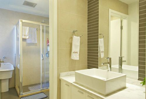 ��ʽ��լ�ڰ׵��{���A�OӋ