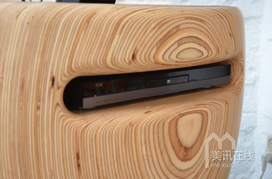 LéonvanZanten:Bloom電視柜