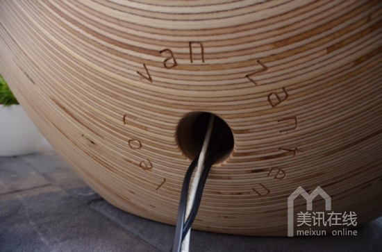 LéonvanZanten:Bloom電視柜