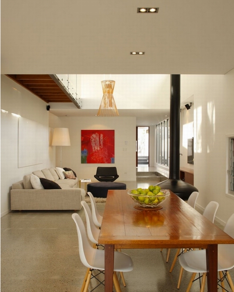 �Ĵ�����105VHouse