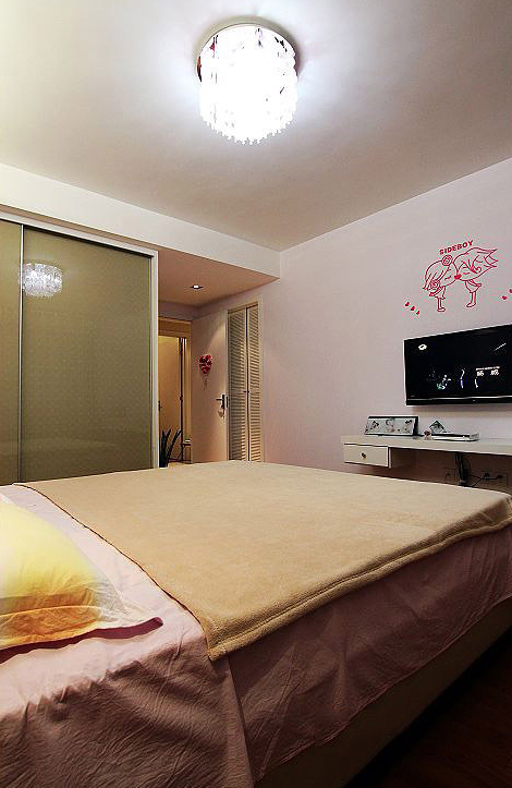 98平3室1廳6萬裝顯時尚