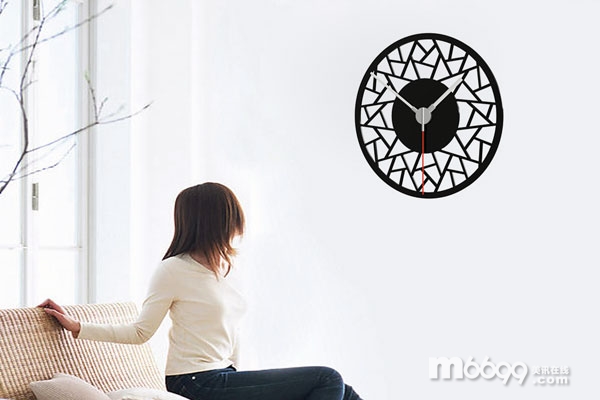 古典元素的現代化窗格時鐘