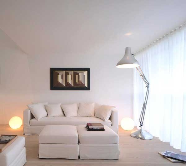 ��ɫ���s�������ݴ��B�Ŀ��g