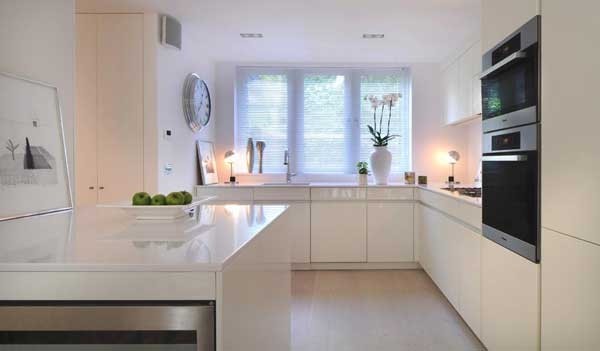 ��ɫ���s�������ݴ��B�Ŀ��g