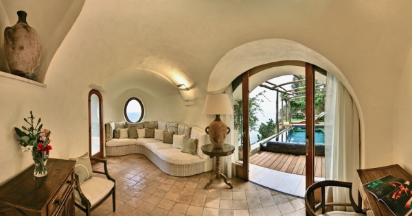 ��������R����ʥ��������{�Ƶ�