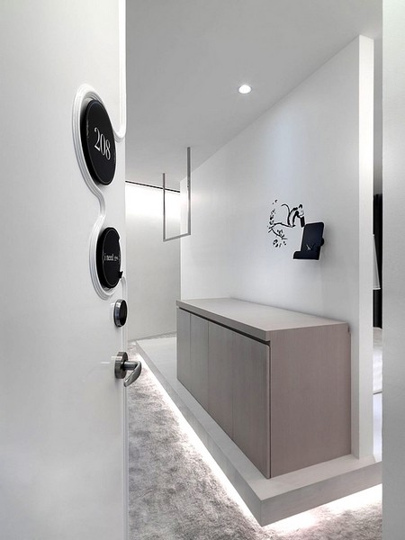 �ڰ׻þ��¼��r�о�Ʒ�Ƶ�