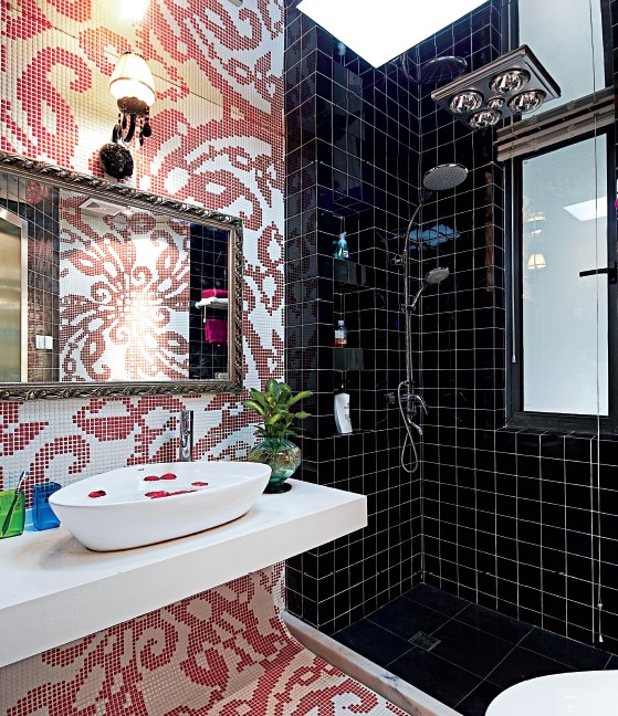 濃妝艷抹的新潮衛(wèi)浴間也如此艷麗