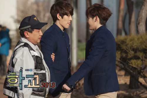 ���WУ2013������犴T��������ա�