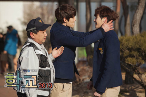 ���WУ2013������犴T��������ա�