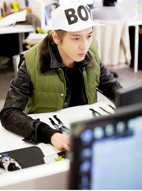 CNBLUE���c�����桶Re:Blue���O(sh��)Ӌ(j��)���J(r��n)�C��