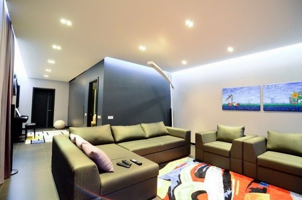 Kiev��Ԣ���`���\��ɫ�ʵĕr�п��g