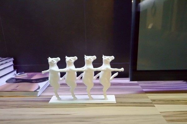 Kiev公寓:靈活運用色彩的時尚空間