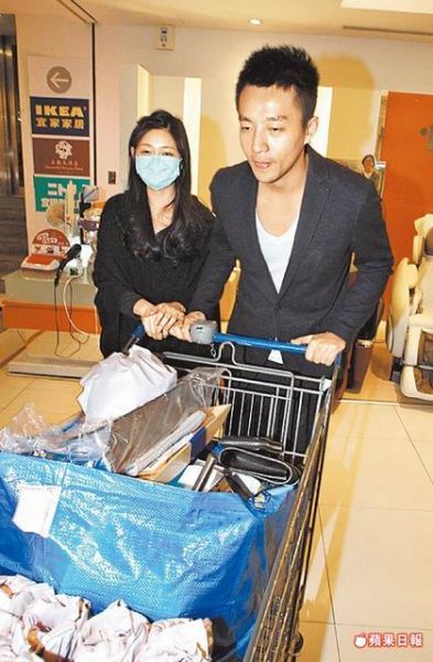 大S夫婦逛街避談缺席楊登魁追思會(huì)