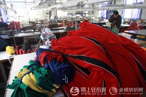 上海徹查問題校服