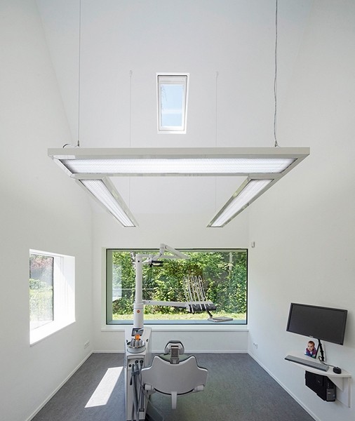 ���m���������\�������OӋ