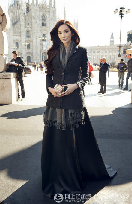 吳佩慈完美黑衣穿搭獲評“驚艷”