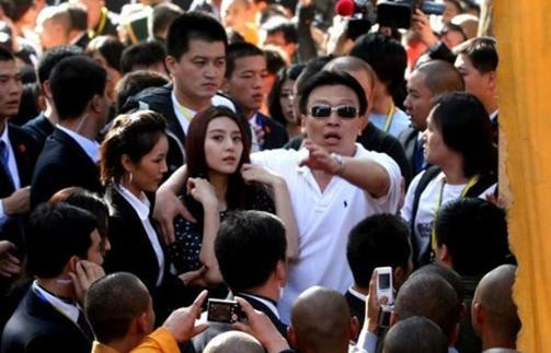 �R���P�I(l��ng)�10��Ů�Ǳ��S���(ch��ng)PK