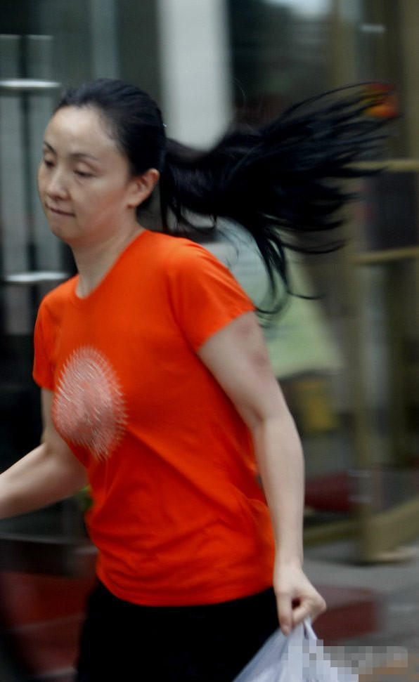 女星最新震撼素顏 陶虹老態(tài)驚人