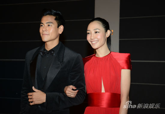 電影《分手合約》曝國際版海報