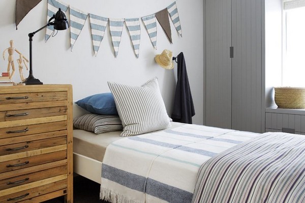 �ϷǶȼ��ݣ�����ɫ�ʵ����{����