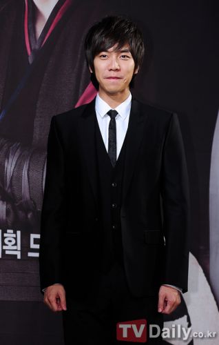 ���ż�֮��(sh��)���e�аl(f��)����(hu��)������Ů�b����