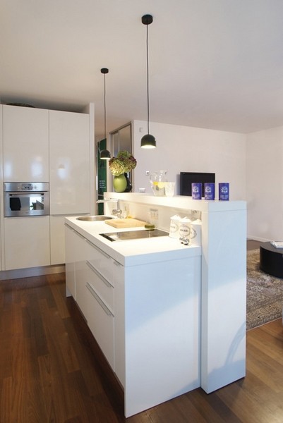 �R�^��׽���ҾӔzӰ��IvanaNiskota