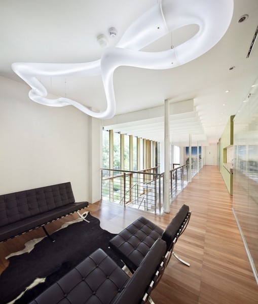 ͨ͸����Autodesk���m�k��̎�OӋ