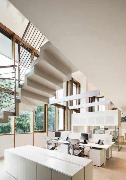 ͨ͸����Autodesk���m�k��̎�OӋ