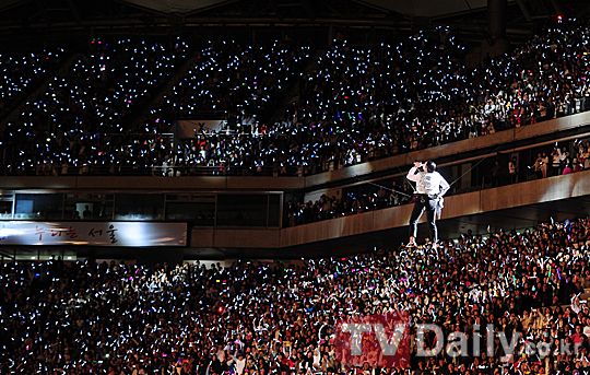 PSY回歸個唱熱翻天5萬粉絲競折腰