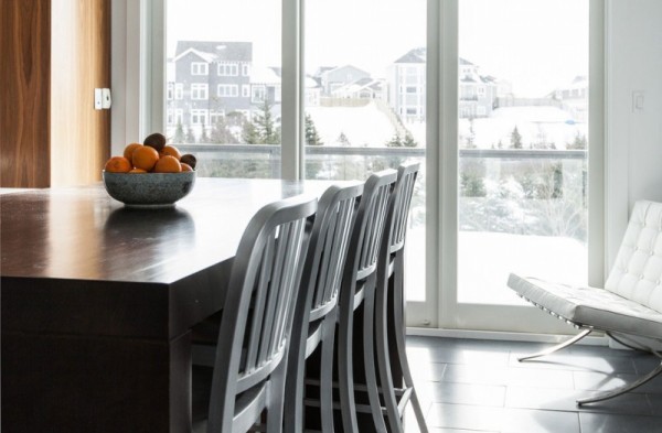 �OӋ���Լ��ļң���Ĳ�ͬһ��